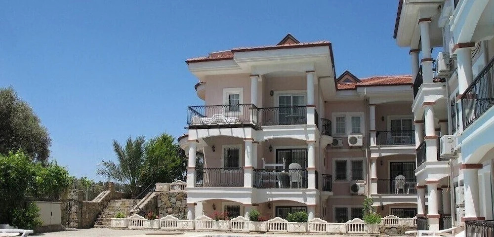 Villa ALC2 by JoyLettings