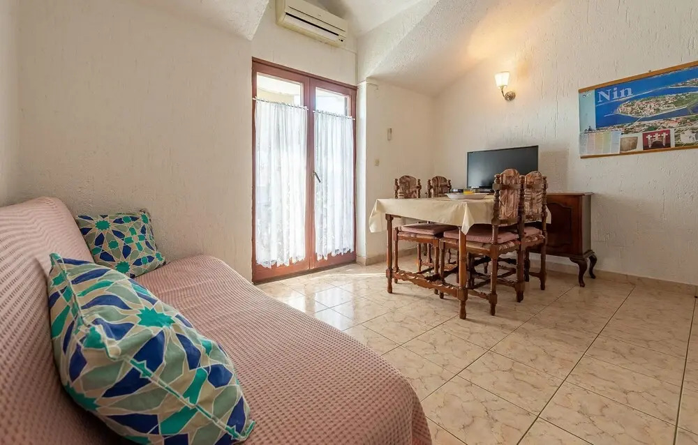 Amazing Apartment in Nin With 2 Bedrooms and Wifi