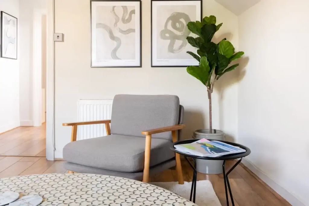 The Streatham Common - Modern & Bright 2BDR Apartment