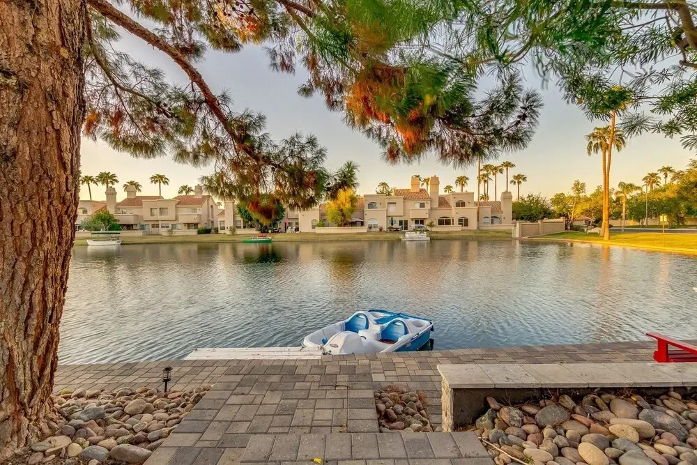 Waterfront w/ Heated Pool and a Paddle Boat in Gilbert! by Redawning