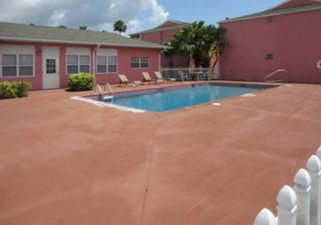 Flamingo Motel