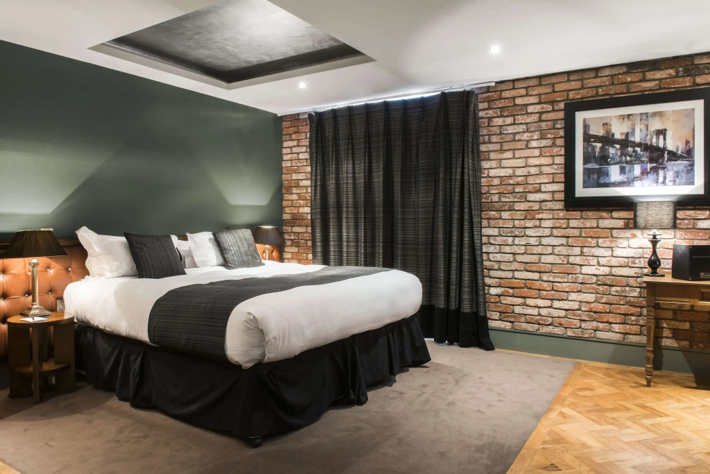 Le Monde Hotel