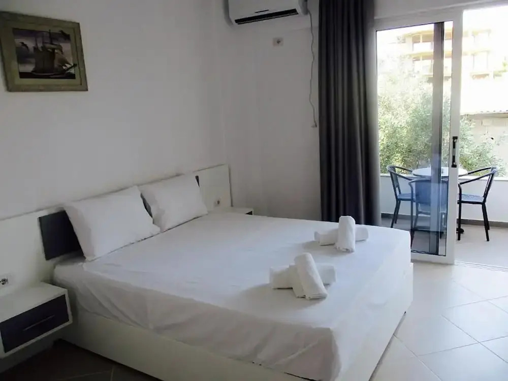 Sunshine Hotel