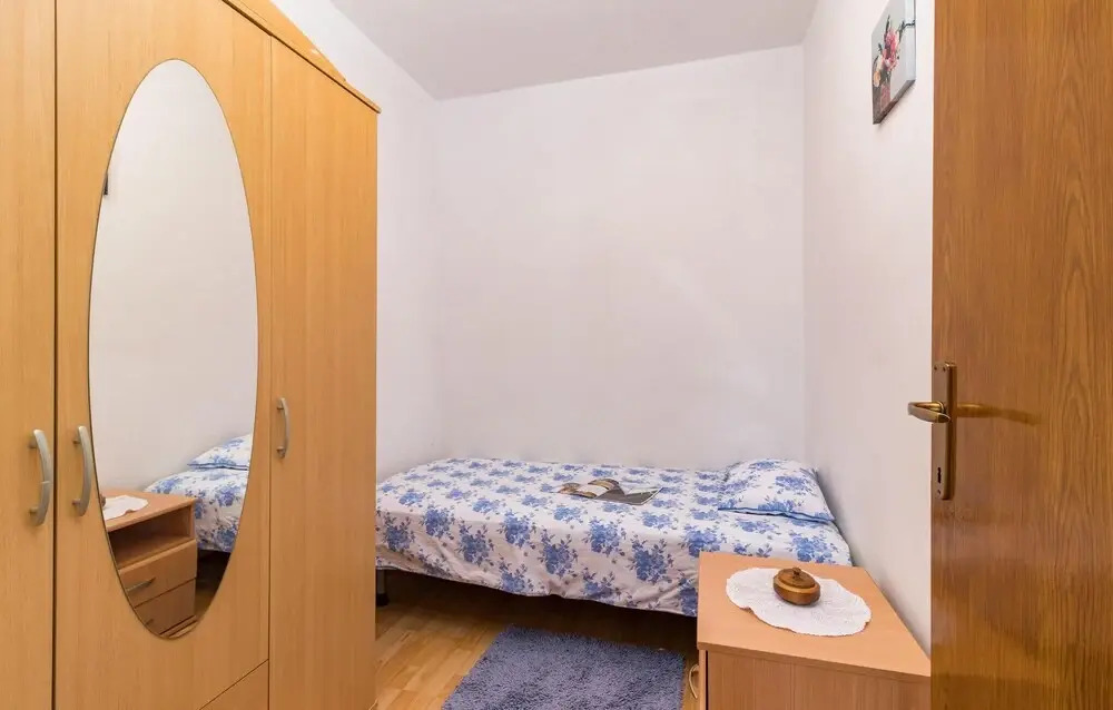 One-Bedroom Holiday Home In Valbandon