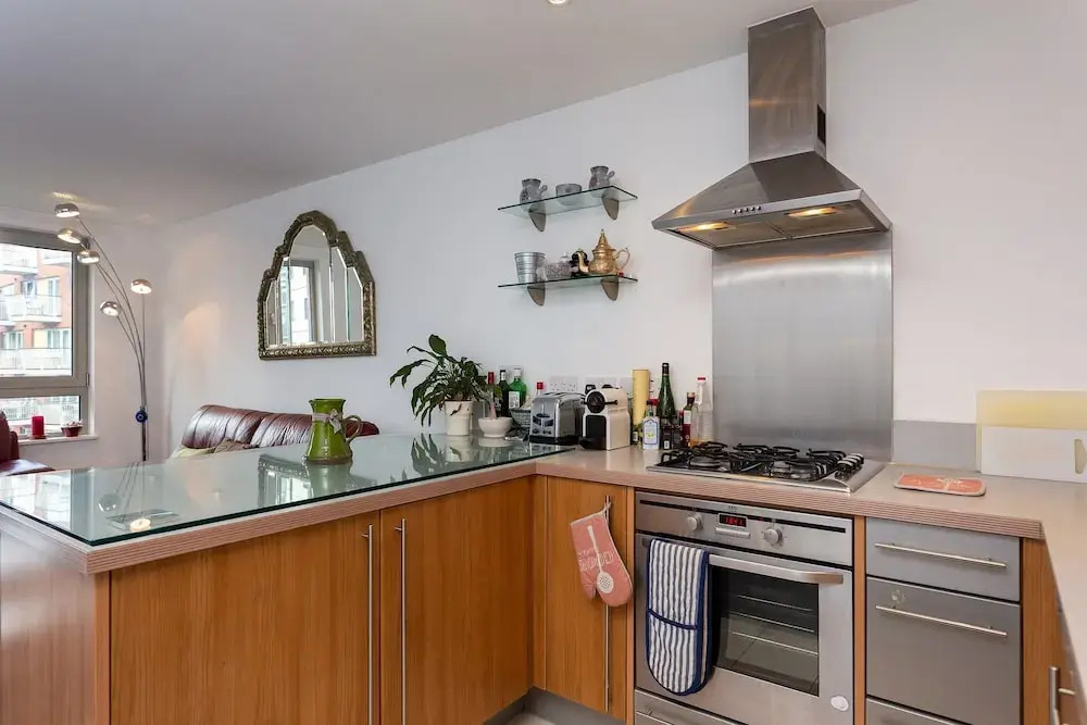 2 Bedroom Flat In Holloway With Balcony And Courtyard