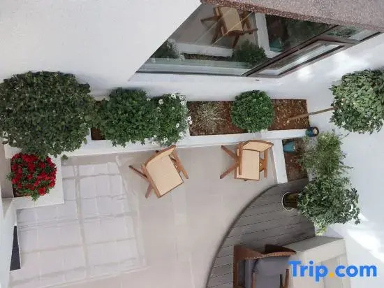 Shangri-La Guiman Designer Publicly-maintained Homestay