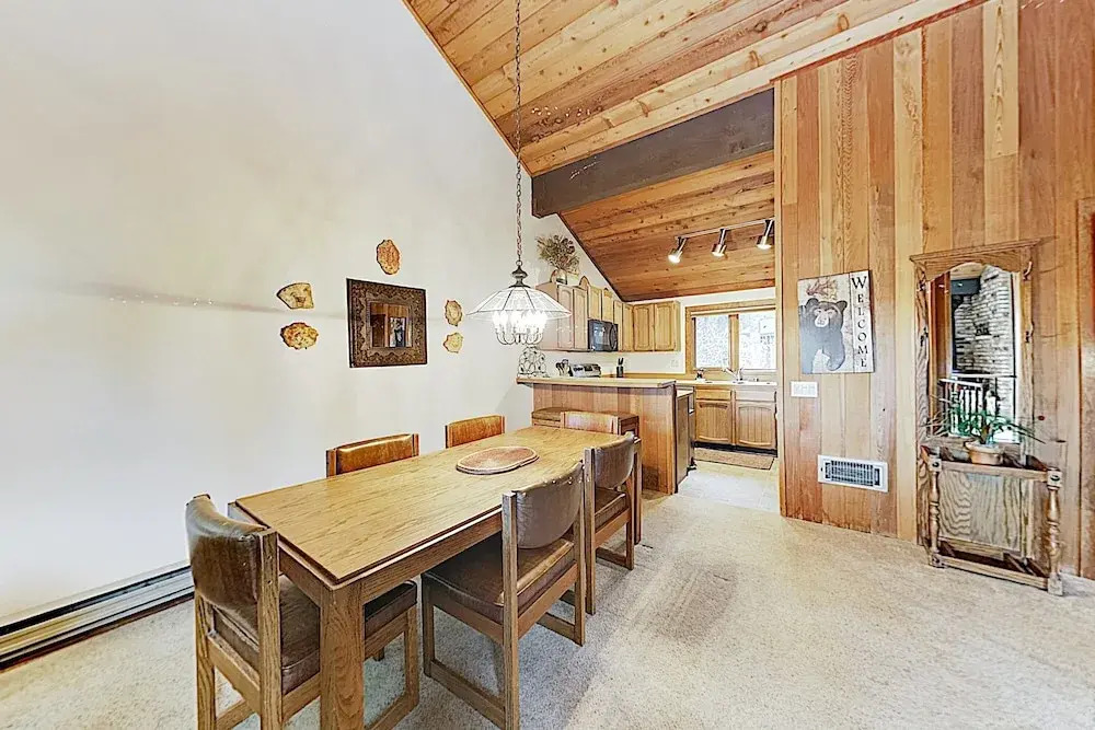 New Listing! Eagle Lodge Getaway W/ Pool & Sauna 2 Bedroom Condo