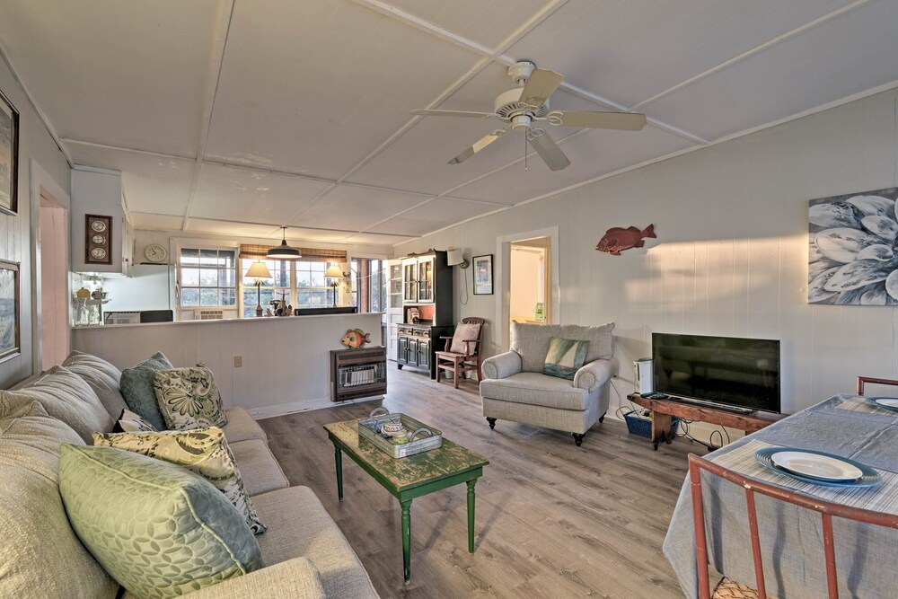Pawleys Island House, - Steps to Beach & Creek!