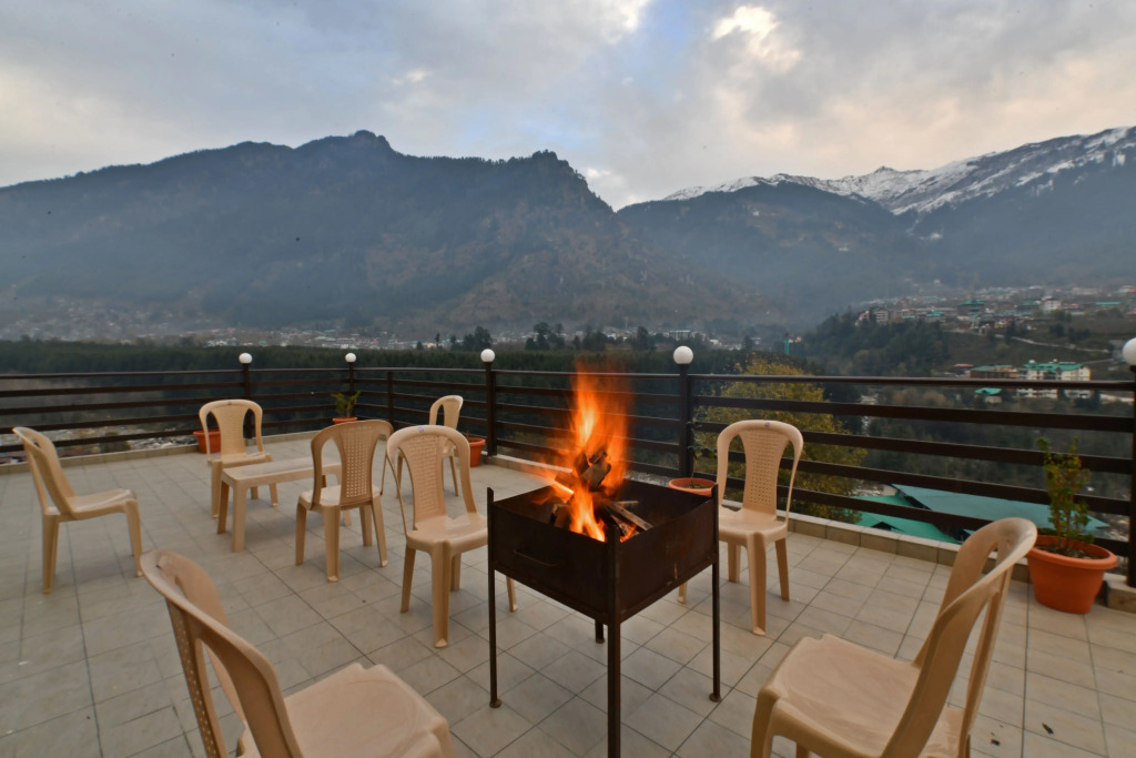 Lotus Inn Rohtang View