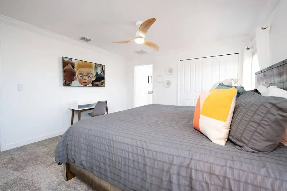 TH 4Br Walking Distance to Club