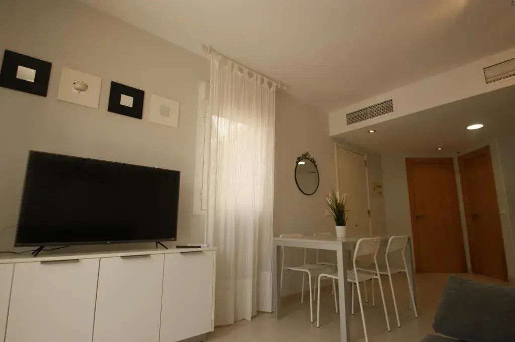 Apartamento en Vera a 300 m de la playa, con patio y salida directa a calle