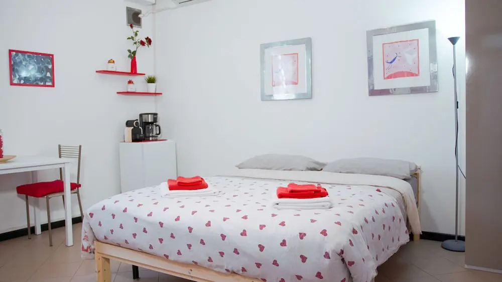 1 Bed-sleeps 2-aircon-town Centre-free Parking