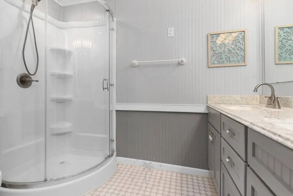 Relaxing 4 bedroom home with Pool