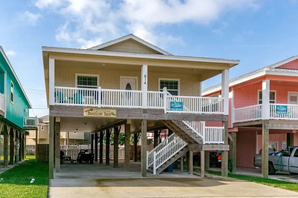 ReelEm Inn 614 by RedAwning