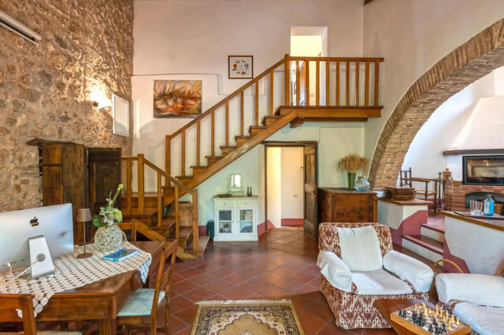 Podere Lorena Authentic famrhouse with pool immersed in the countryside-Podere Lorena