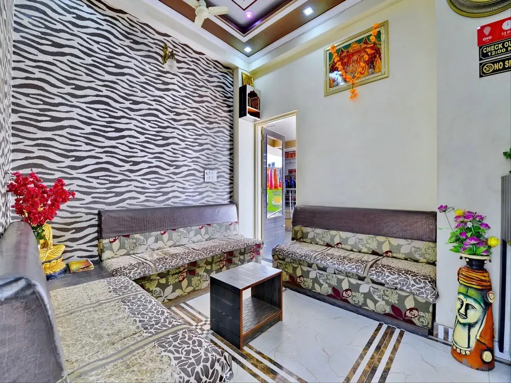 OYO 6670 Hotel Himalaya Tower