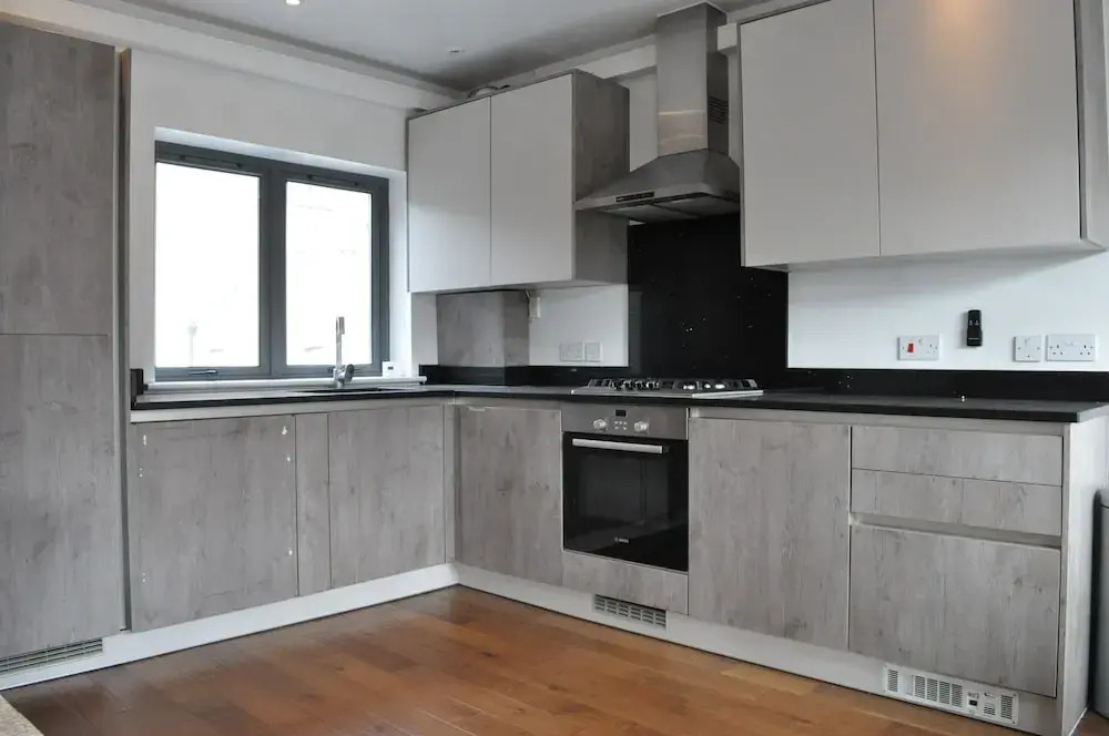 Spacious Contemporary 2 Bedroom Flat Near Camberwell