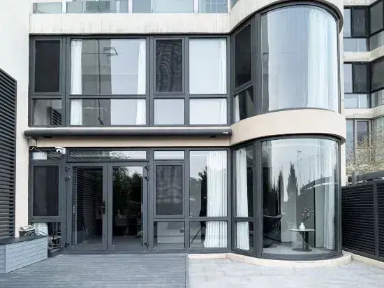 Maple Seaview Holiday Homestay (Qingdao May Fourth Square Yan'erdaoshan Park)
