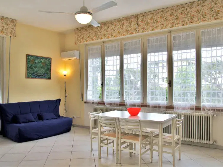 Poggio Al Lago Apartments & Rooms