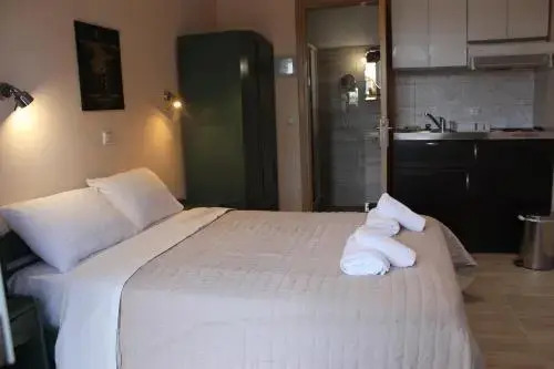 Theodora Studios & Apartments