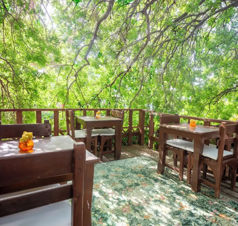 Çeşmekeş Hotel