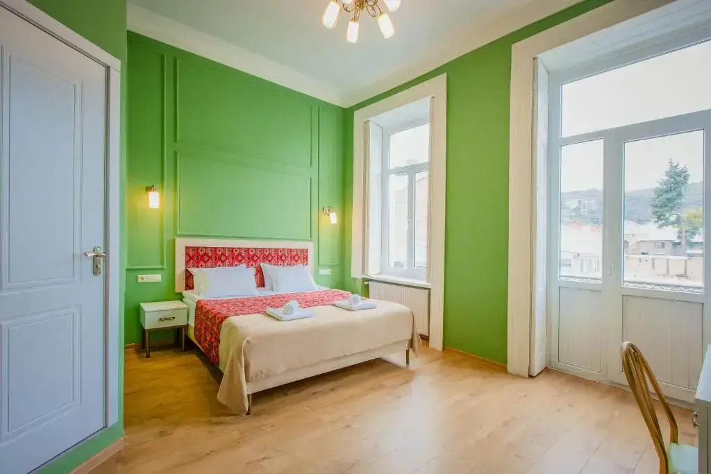 Galaktionis Apartment.3 min to Liberty Square