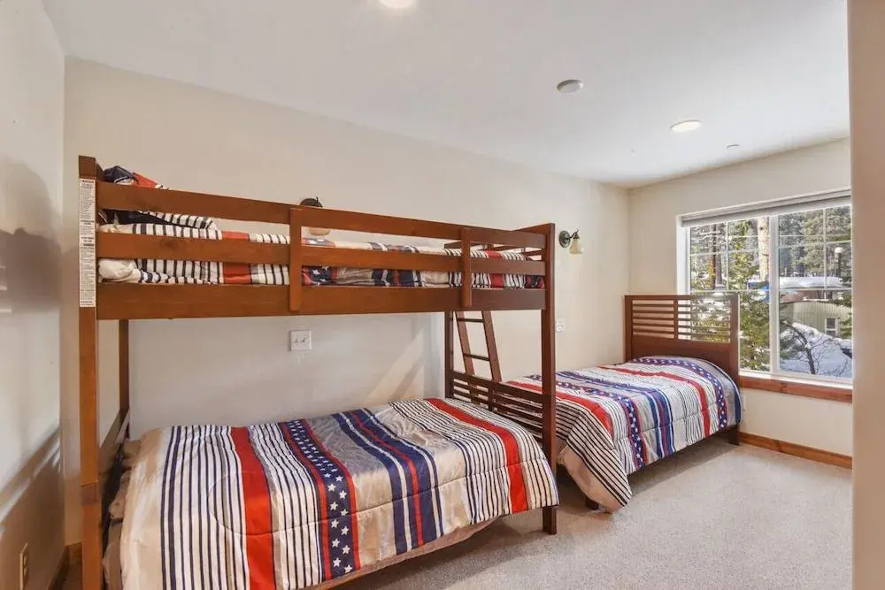 Sunny Woods Acres Near Golf & Adventure Park