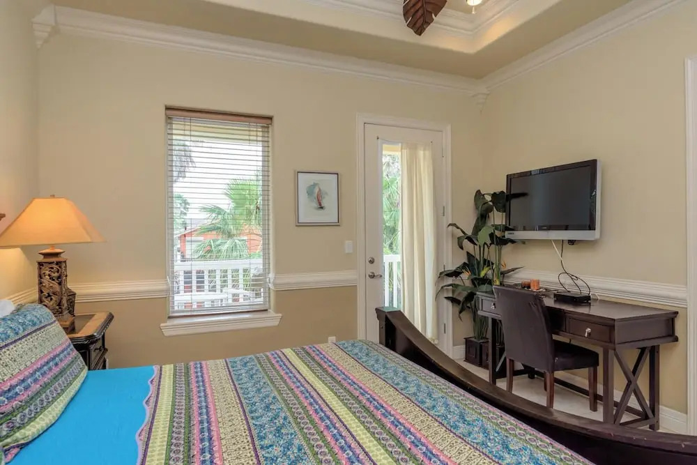 Condo in Quiet 4plex Close to Beach & Pool!