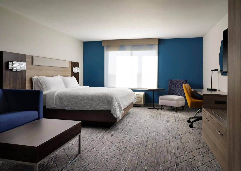 Holiday Inn Express Hotel & Suites Peru - Lasalle Area by IHG
