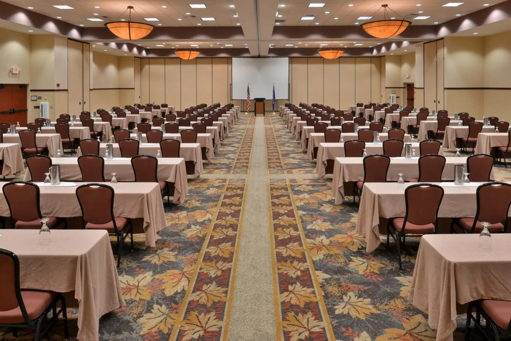 Holiday Inn Stevens Point - Convention Center by IHG