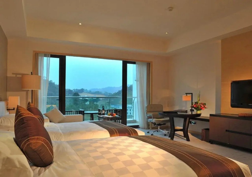 Mels Weldon Evergreen Lake Hotel Heyuan