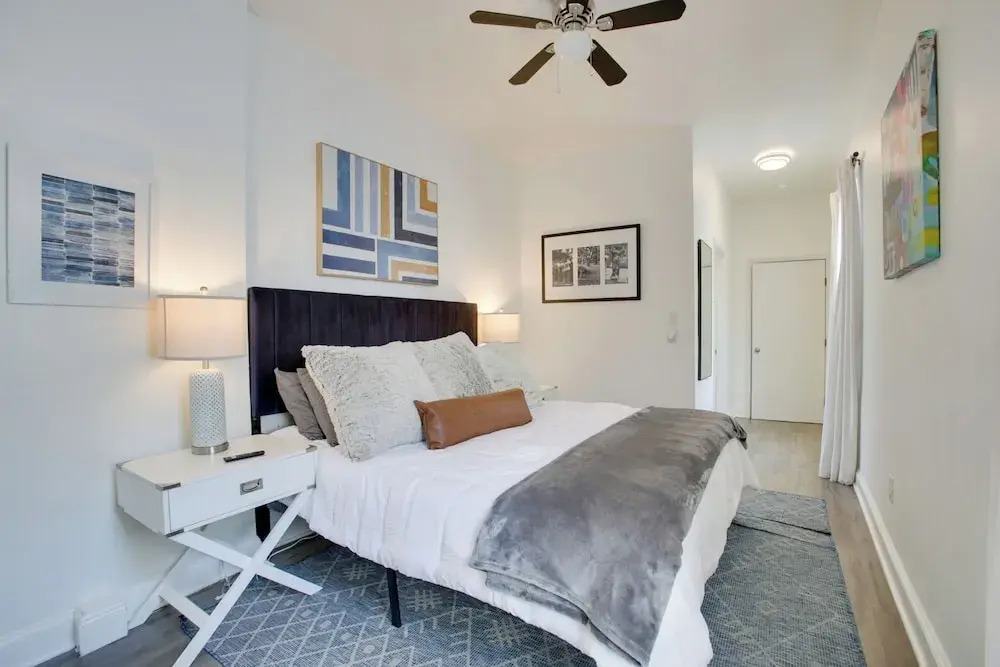 2 Mi to Dtwn: New Orleans Escape!