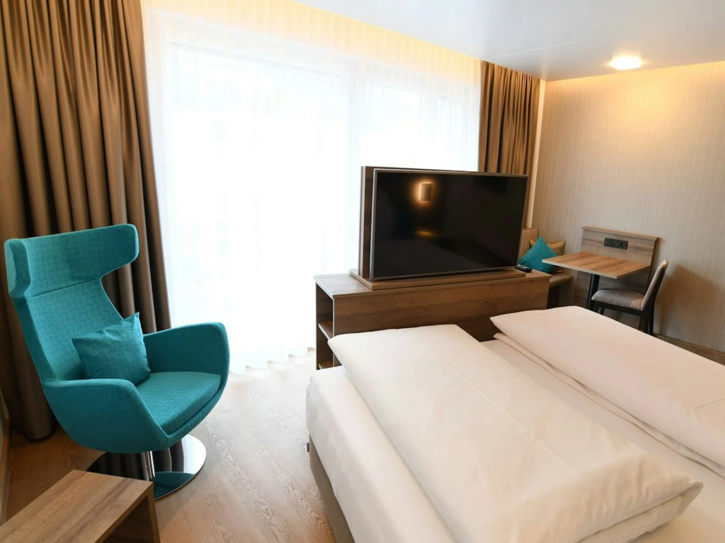 WESTSIDE Hotel