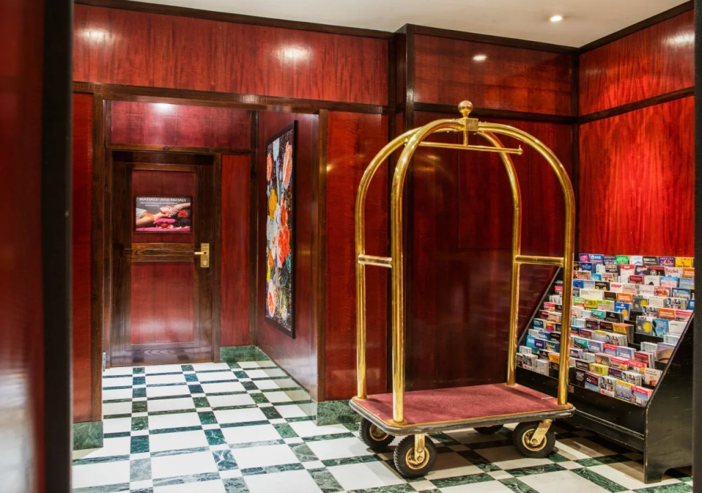 Washington Square Hotel