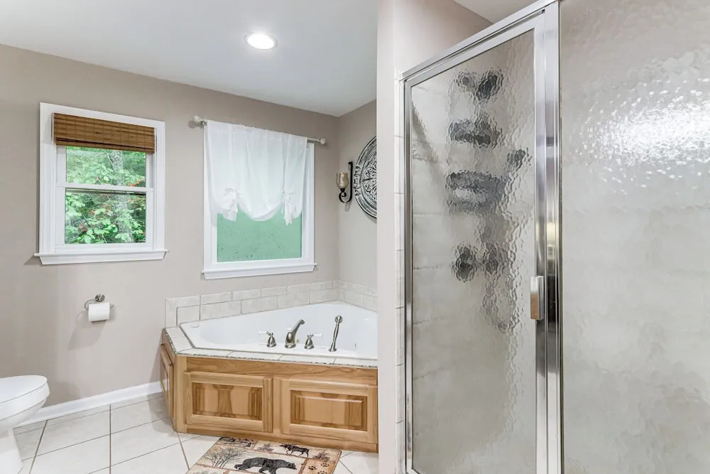 Ellijay Mtn Cabin w/ Hot Tub & Community Perks