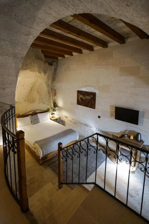 Design Cave Hotel