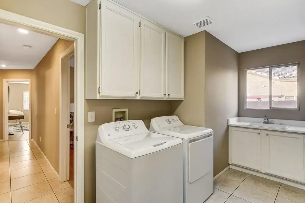 Sunny Heated Pool Retreat Near Las Vegas 1-story 3 Bedrooms Fully Equipped Island Kitchen