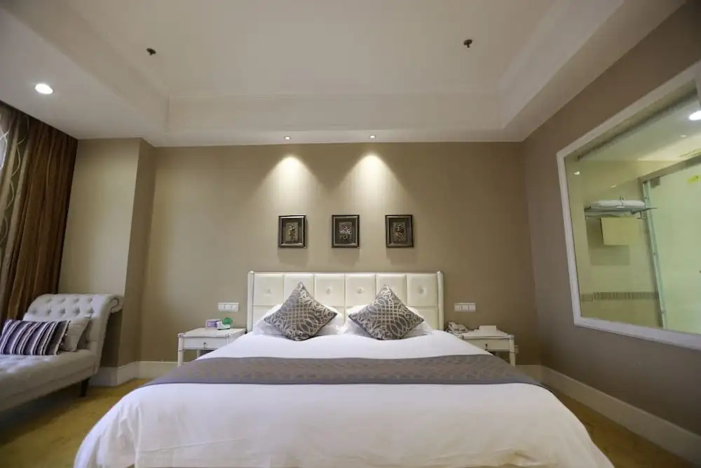 Nanjing Suning Universal Hotel