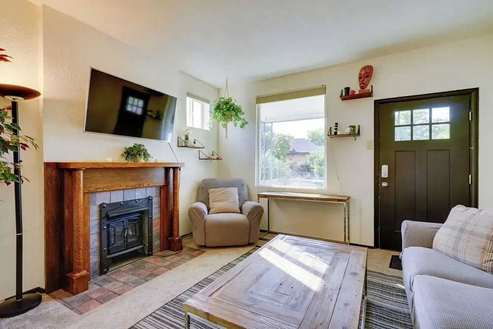 Central Duplex w/ Patio ~ Half-mi to Fairmont Park