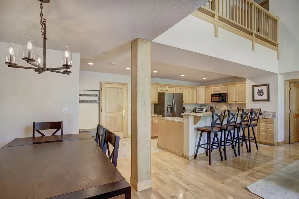 Luxury 4 bedroom Premier Residence at St James Place 4 Condo by RedAwning