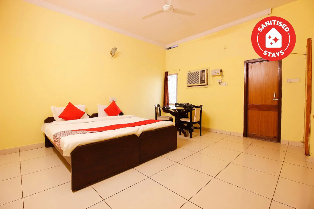 OYO 42129 Hotel Swiss Legrand