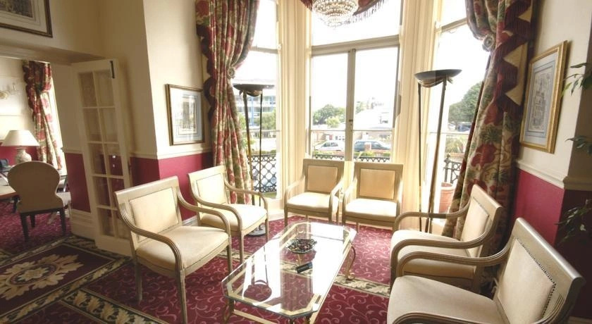Courtlands Hotel