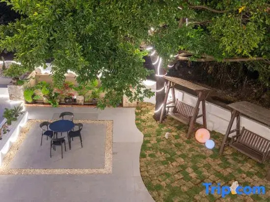Moyan Light Luxury Sea View Audio-Visual Homestay