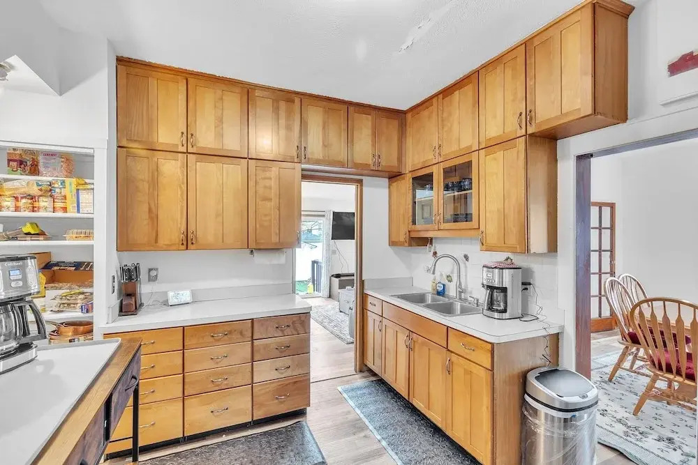 Cozy Getaway With Hot Tub, Patio & Fenced Yard 3 Bedroom Home