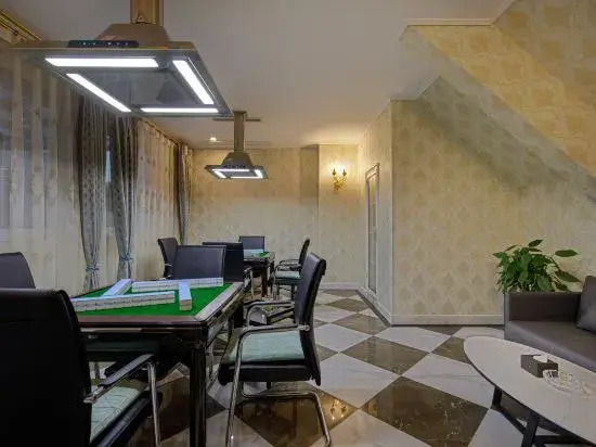 Quxian Wenfeng Youzhu Hotel