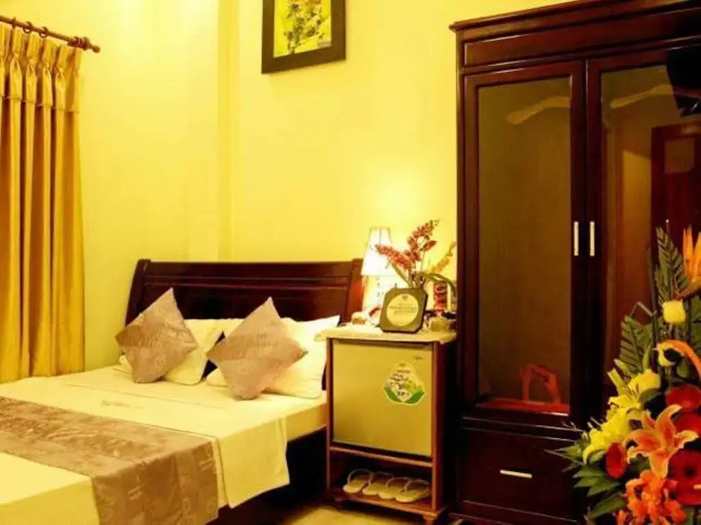 Huế thương Hotel