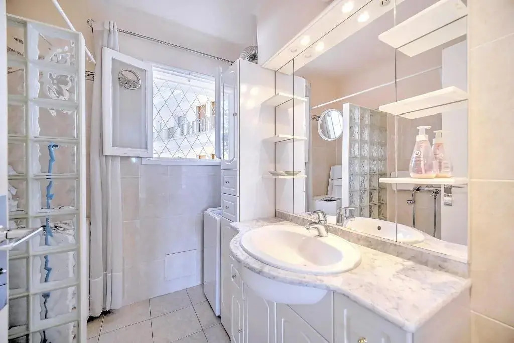 Cannes beaches 3 mn Super quiet 1 BR - 6 PAX with balcony by Olam Properties