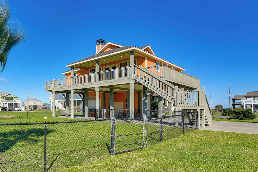 Walk to Shore: Group Getaway in Crystal Beach!