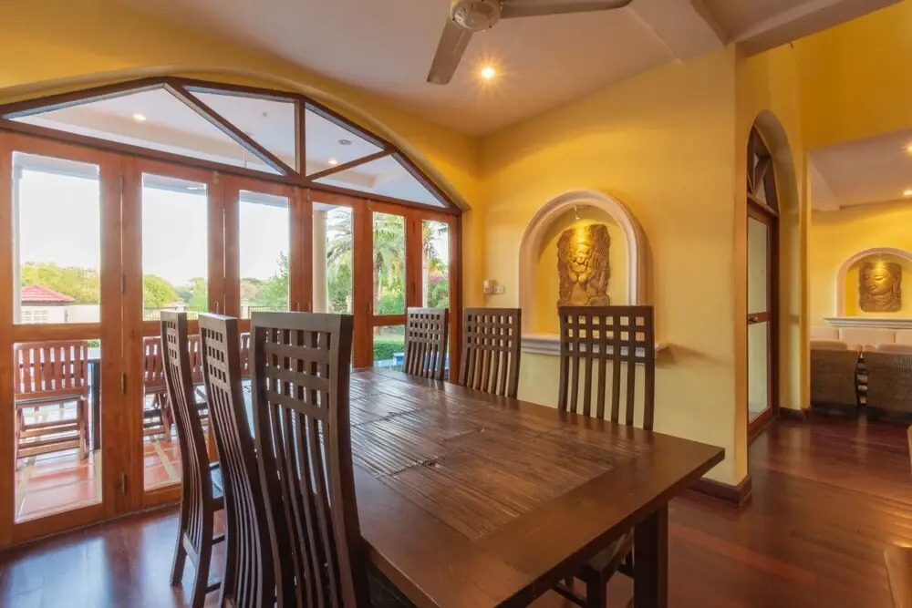 4 BR Pool Villa in Great Location - CV4