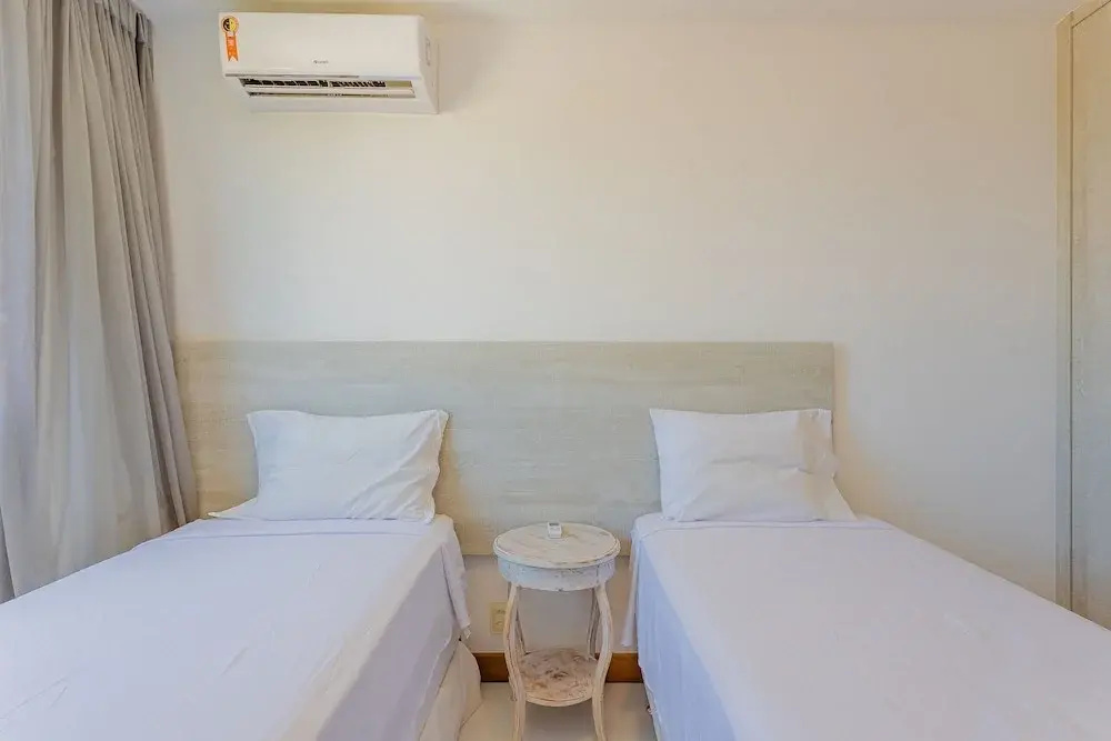 IT03 Bangalo Duplex 3 Suites Pe na Areia